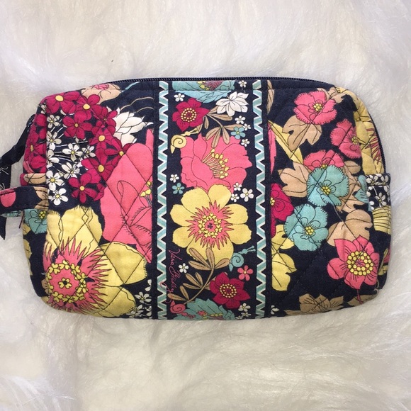 Vera Bradley cosmic bag. - Picture 2 of 6